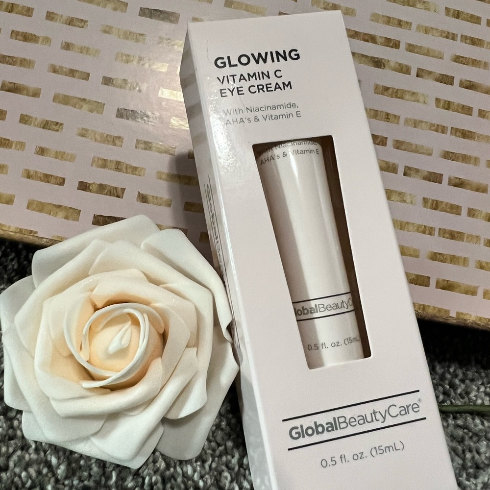 Glowing Vitamin C Eye Cream - White